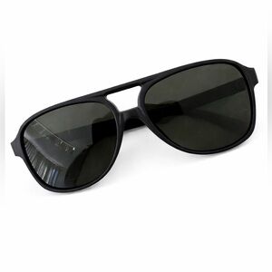 Oversized Black Aviator Sunglasses